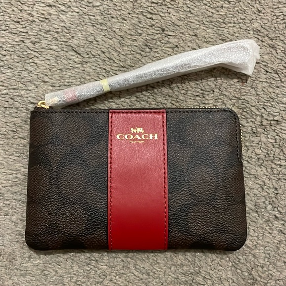 COACH SIGNATURE PVC LEATHER CORNER ZIP WRISTLET - Picture 1 of 4